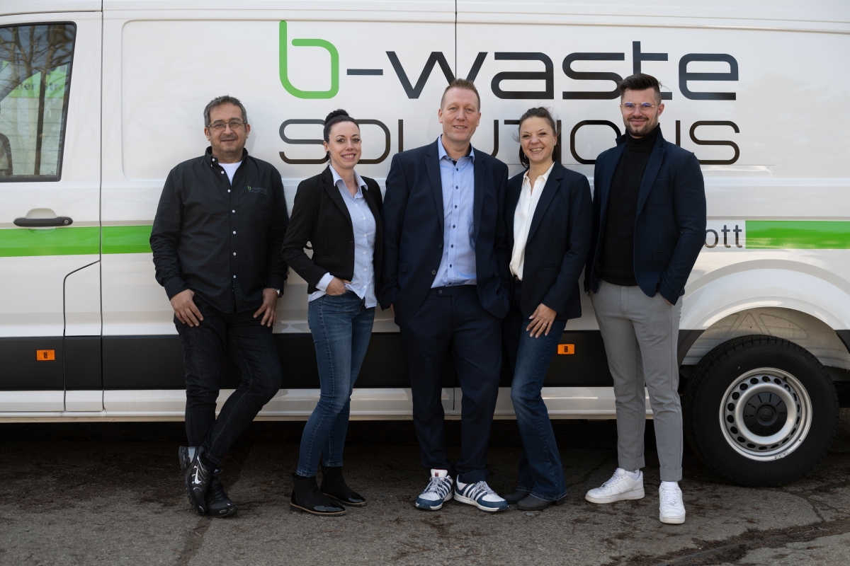 Das Team der B-Waste Solutions GmbH bei einem Kundenbesuch